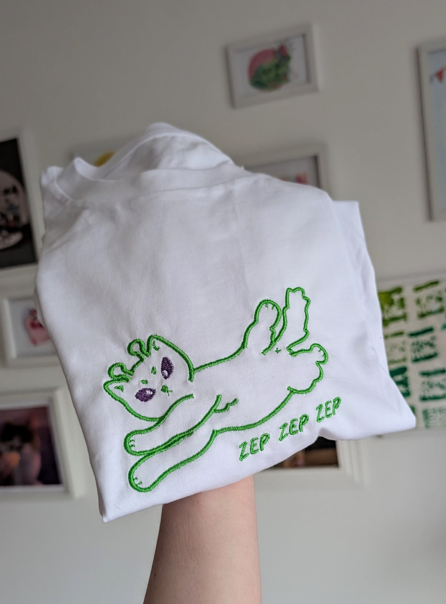 Alien Cat Embroidered Organic Cotton T-Shirt Zep Zep Zep