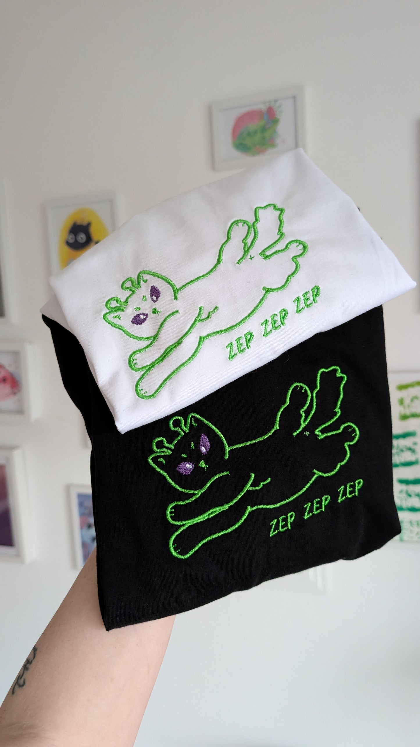 Alien Cat Embroidered Organic Cotton T-Shirt Zep Zep Zep
