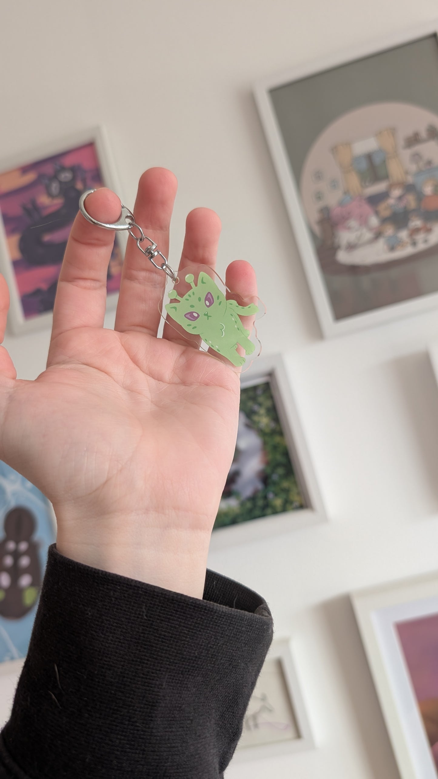 alien green cat keyring